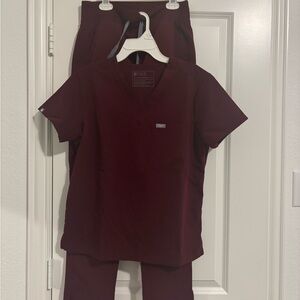 Figs Maroon Medical Scrub Set S/SP